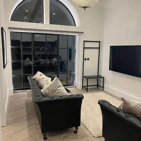 The Boathouse 2 Bedroom In *