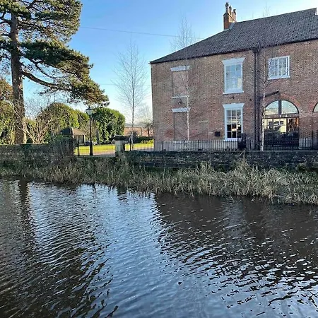 The Boathouse 2 Bedroom In * Ripon